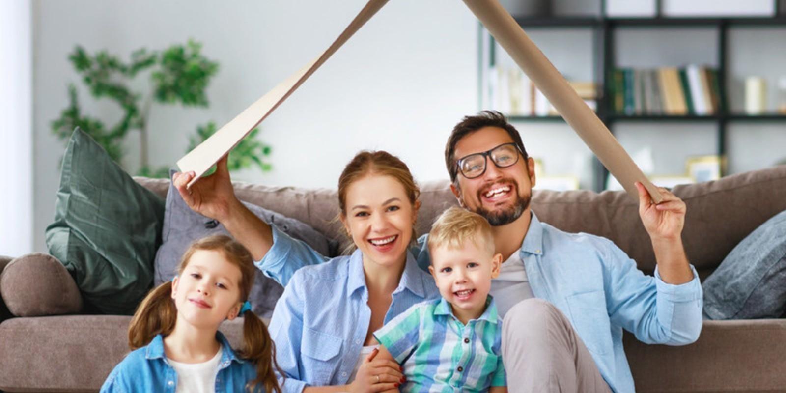 De pareja a padres: Guía para comprar la propiedad ideal en la Costa del Sol cuando la familia crece